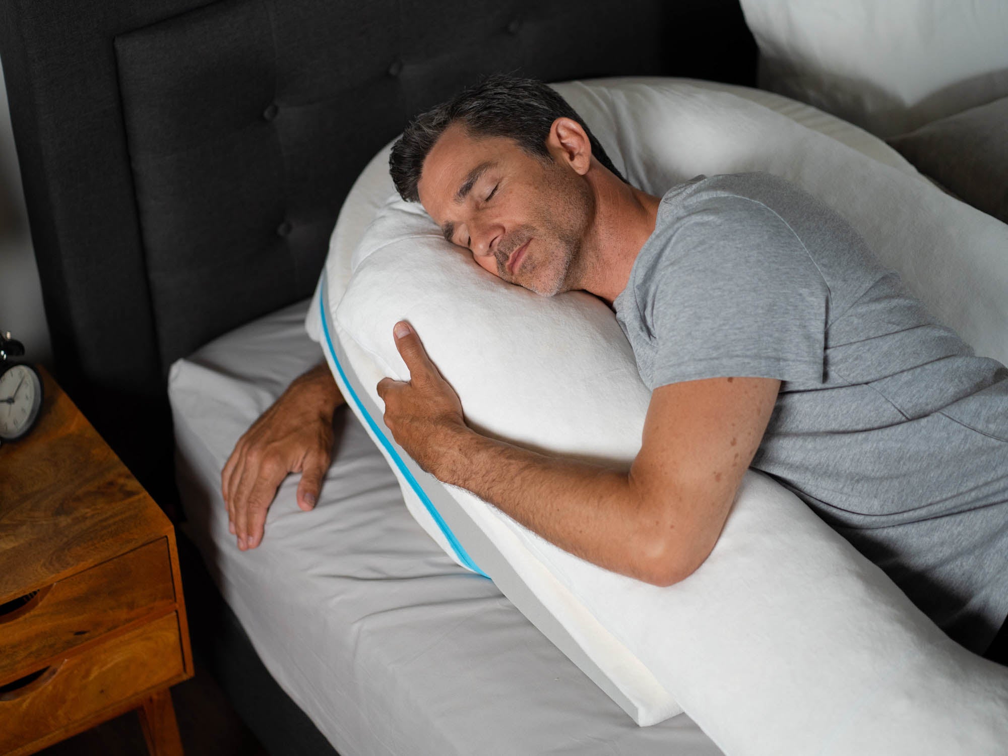 MedCline LP Shoulder Relief Solution Shoulder Relief Wedge and Therapeutic Body Pillow